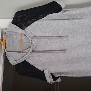 Hooded short sleeve active shirt